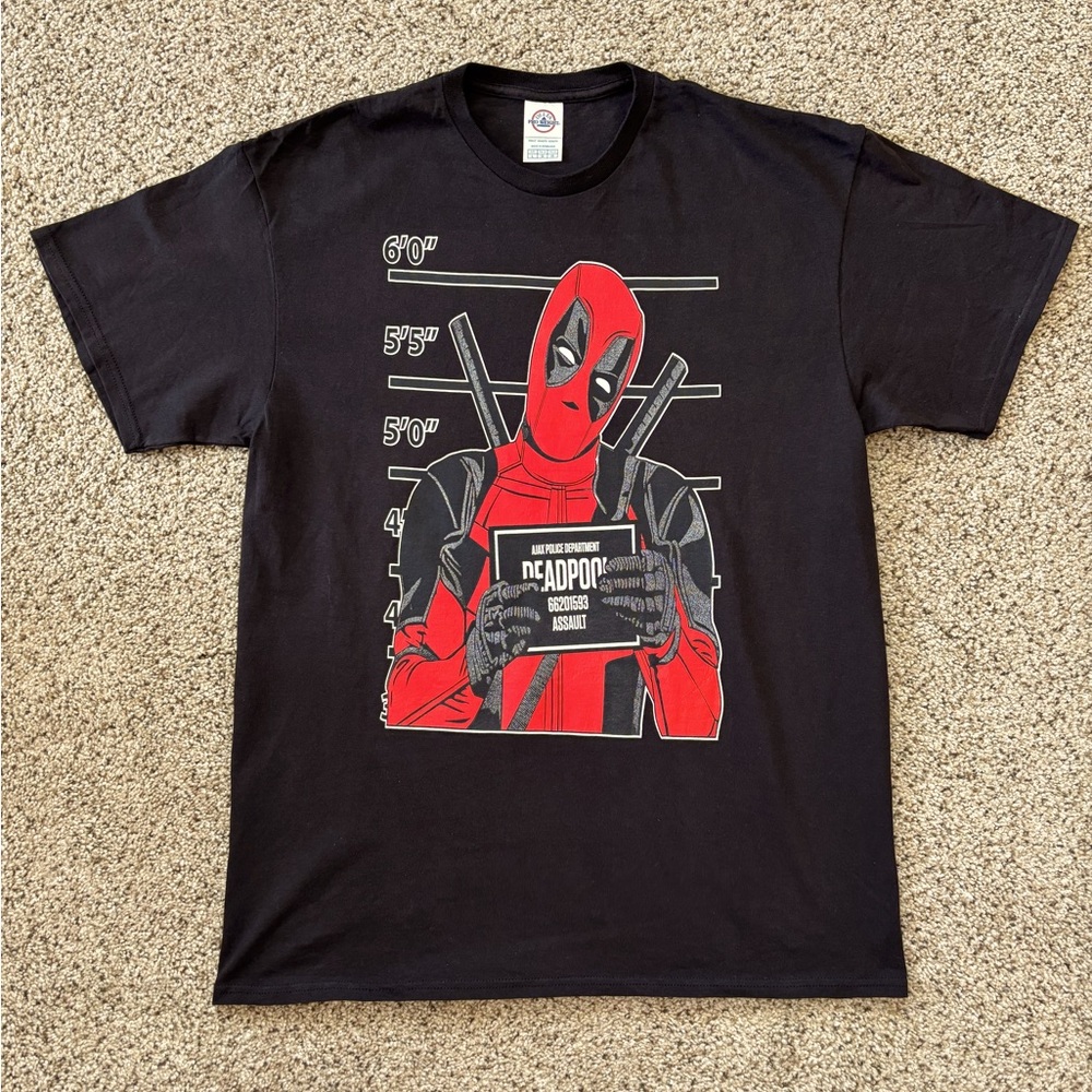 Deadpool Marvel T-Shirt. In Like New Condition! Size - Large.